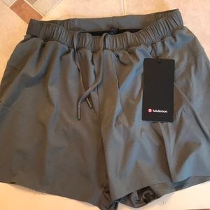 Surge short 4” Lineddless28 Lululemon shorts